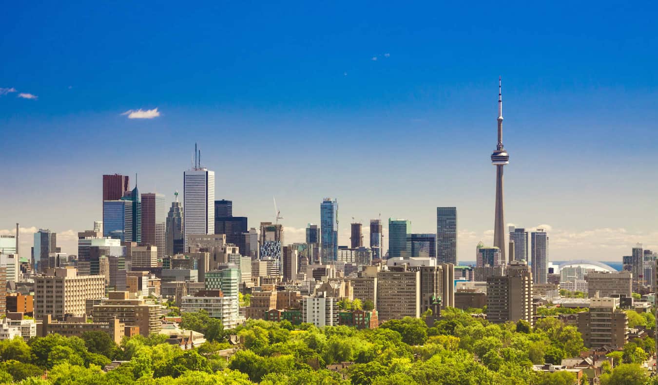 You are currently viewing Where to Stay in Toronto: The Best Neighborhoods for Your Visit