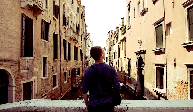 You are currently viewing How to Make Your Money Last When You Travel