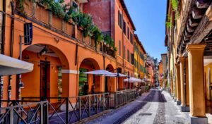 Read more about the article The Best Walking Tours in Bologna