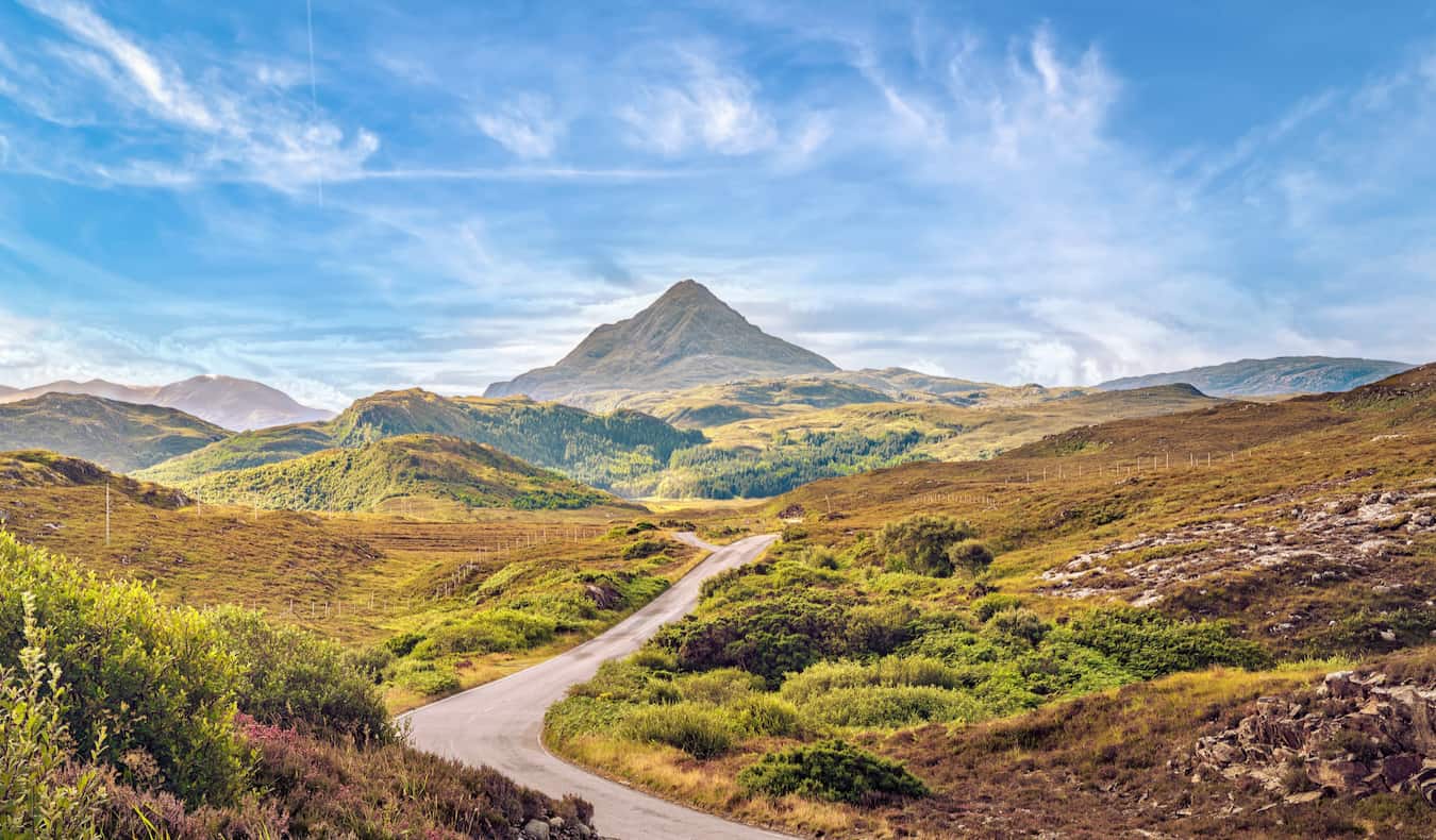 Read more about the article 10 Scotland Road Trip Tips You Need to Know Before You Go