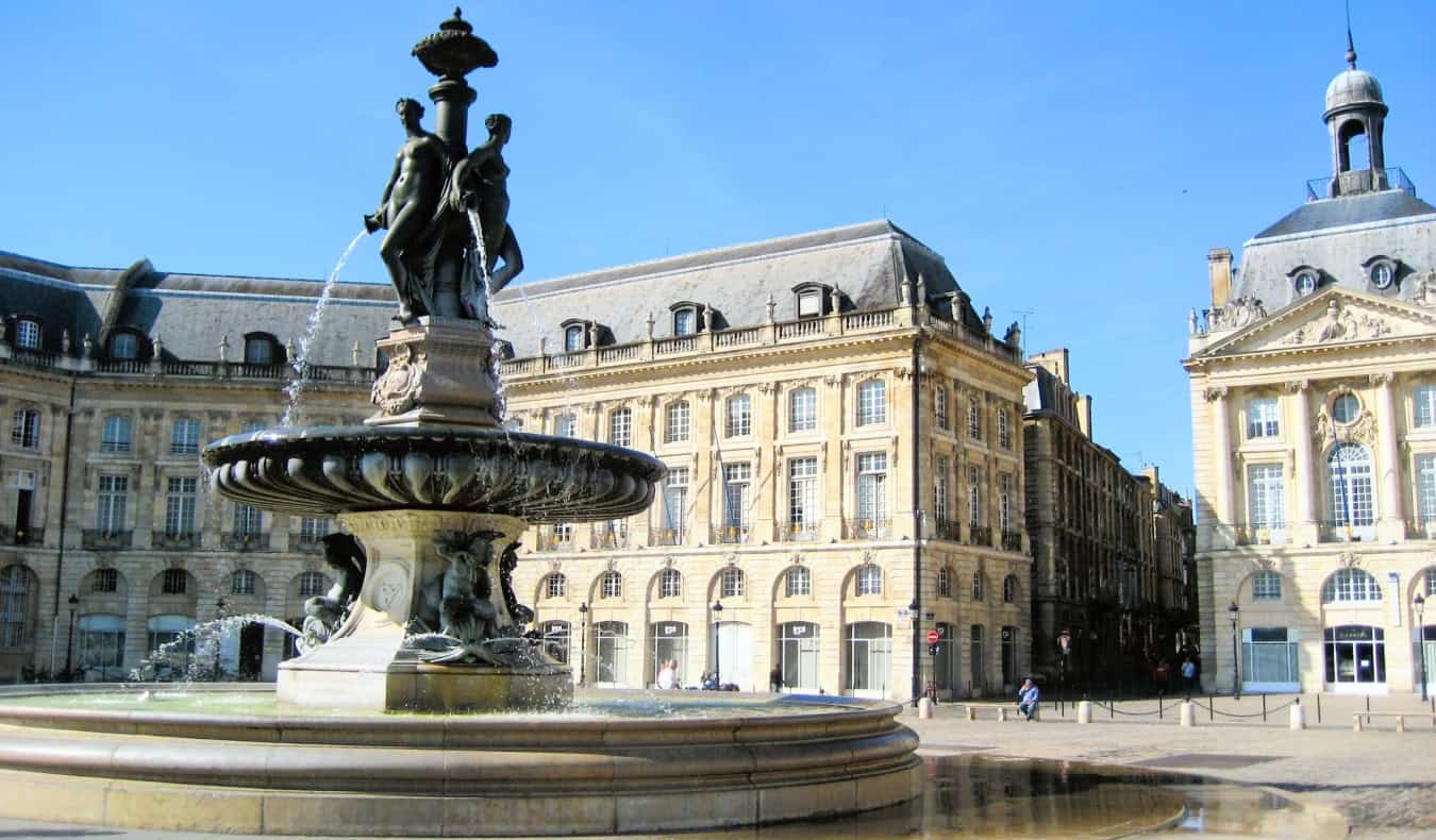 You are currently viewing The Best Walking Tours in Bordeaux