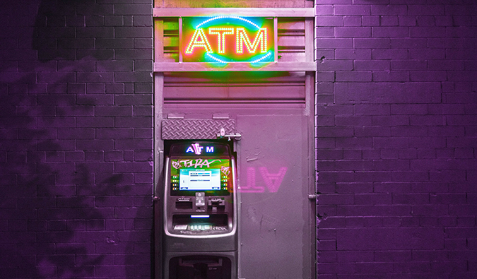 Read more about the article How to Avoid Paying Bank Fees While Traveling