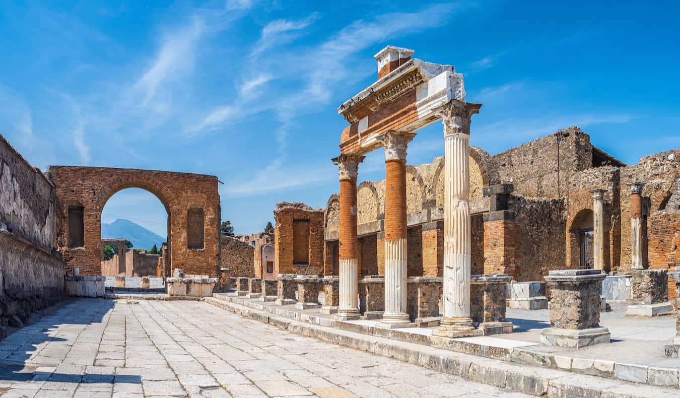 Read more about the article The Ultimate Guide to Visiting Pompeii