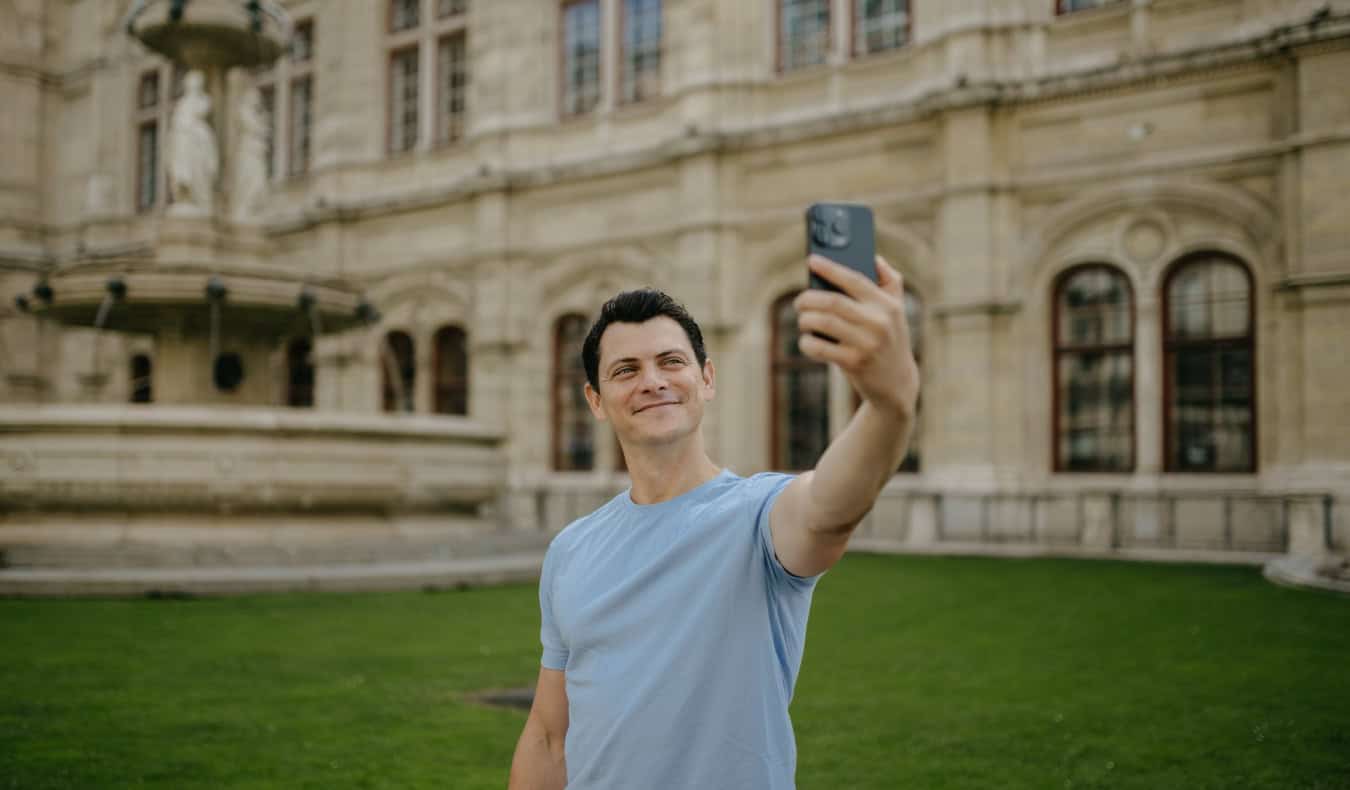 You are currently viewing Holafly Plans: The Best eSIM Plan for Long Term Travelers